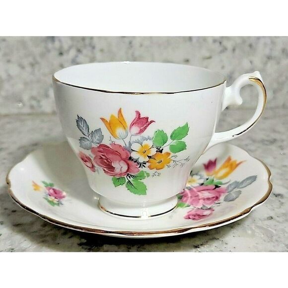VANDERWOOD Bone China Floral TEA CUP & SAUCER Vintage Gold Edge Detailing - Picture 1 of 6